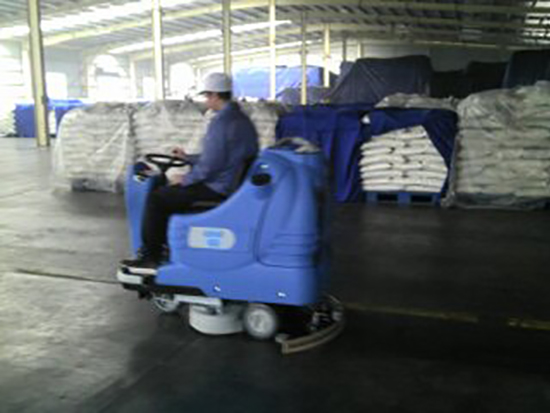 美國進口駕駛式洗地車應用于車間庫房